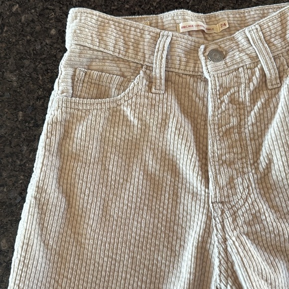 Levi’s Cream Corduroy Ribcage Straight Ankle Jeans - Picture 6 of 11
